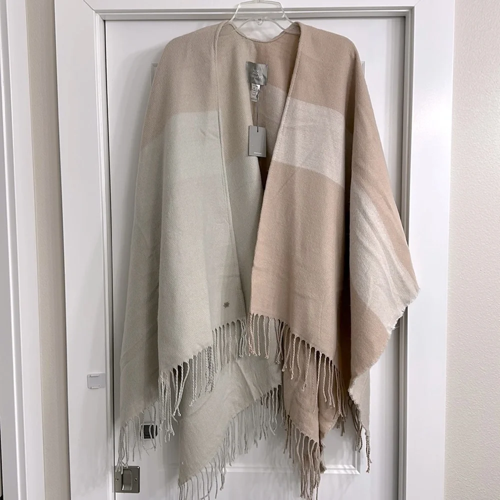 NWT SOIA & KYO Pink & Tan Colorblock Fringed Wrap Poncho Scarf Cardigan